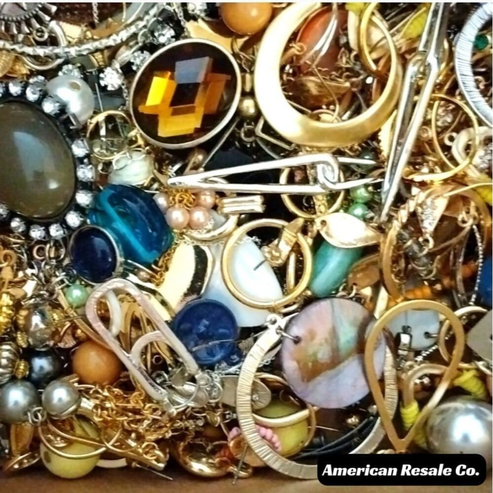 1 Pound Unsorted Vintage & Modern Jewelry Craft Broken Lot Treasure Hunt - Picture 6 of 9
